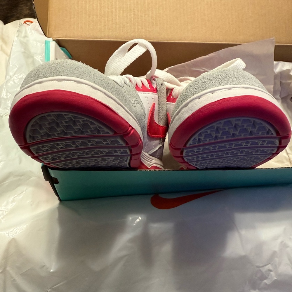 Nike Kids' Red and Gray Sneakers - Picture 6 of 7